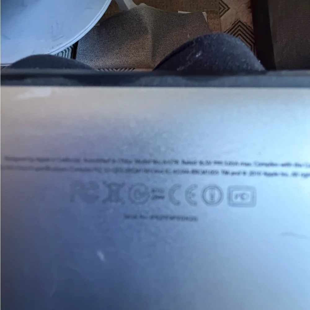 Apple MacBook in Sleek Silver with charger